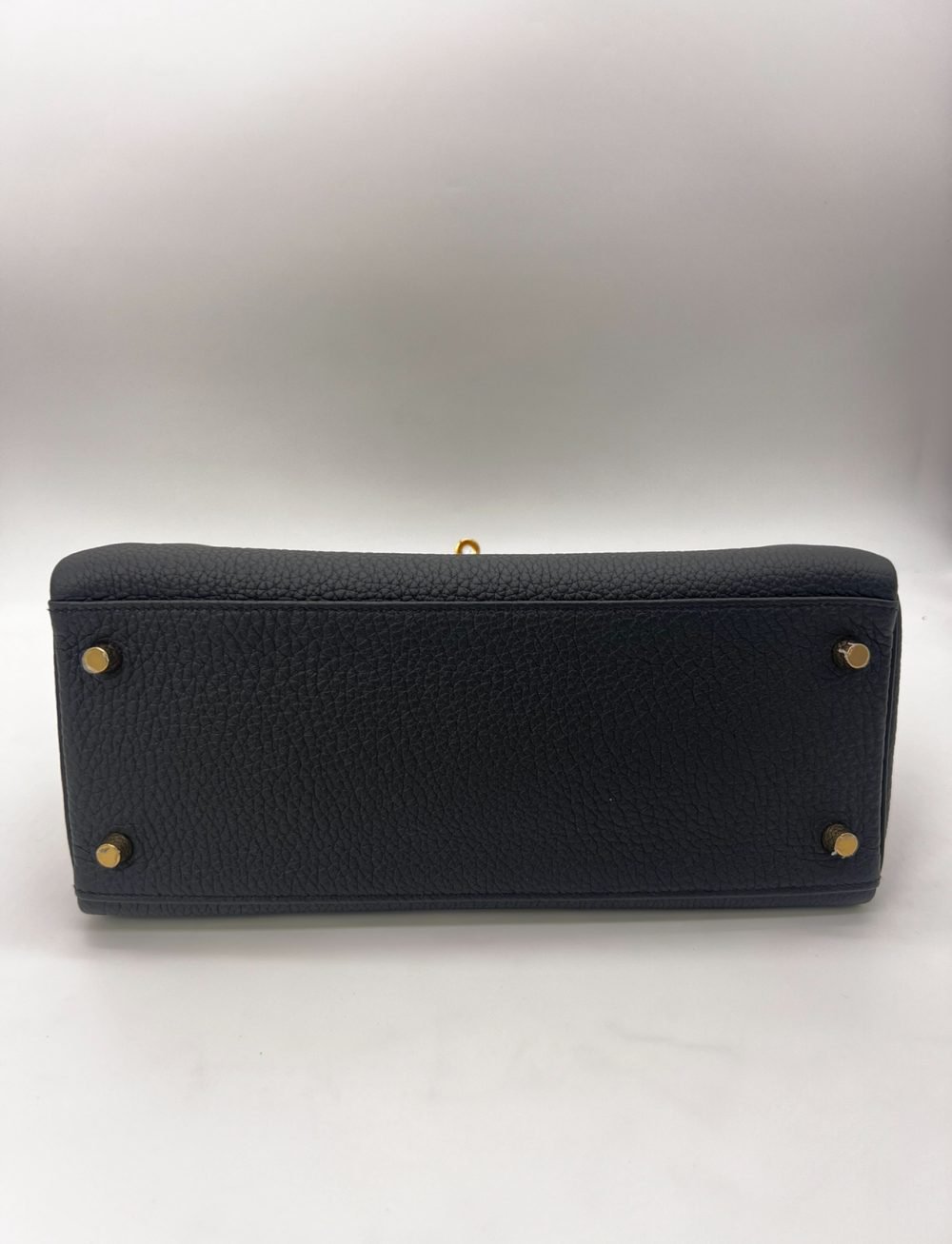 Hermès Kelly 28 Noir Togo Gold Hardware - Image 6