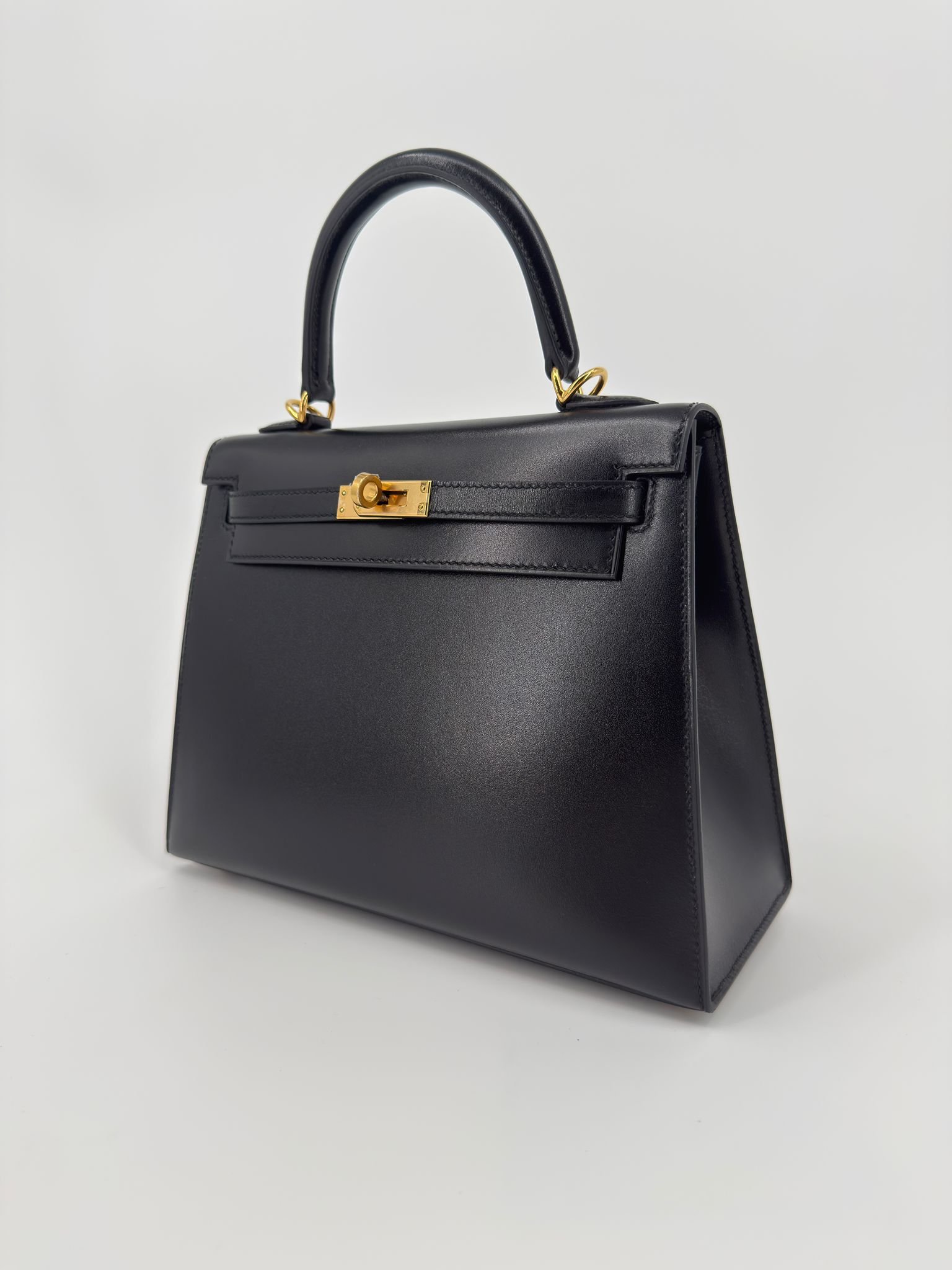 Hermès Kelly 25 Sellier Noir Box Leather Gold Hardware - Image 4
